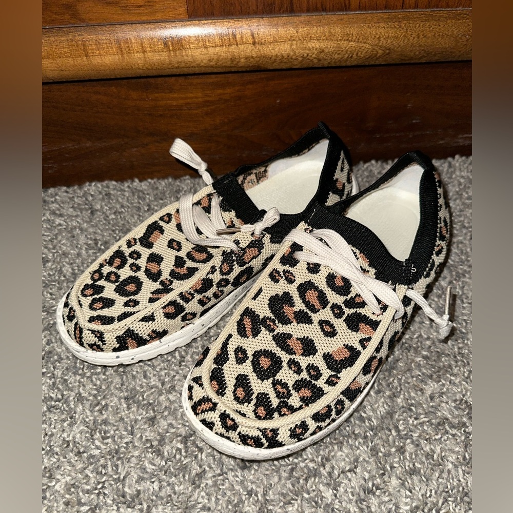 Women’s SHEIN leopard slip on shoes